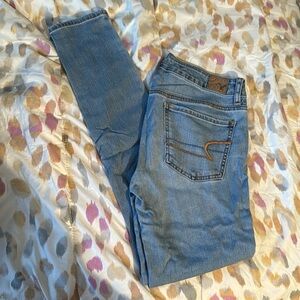 Light Wash American Eagle Jeggings
